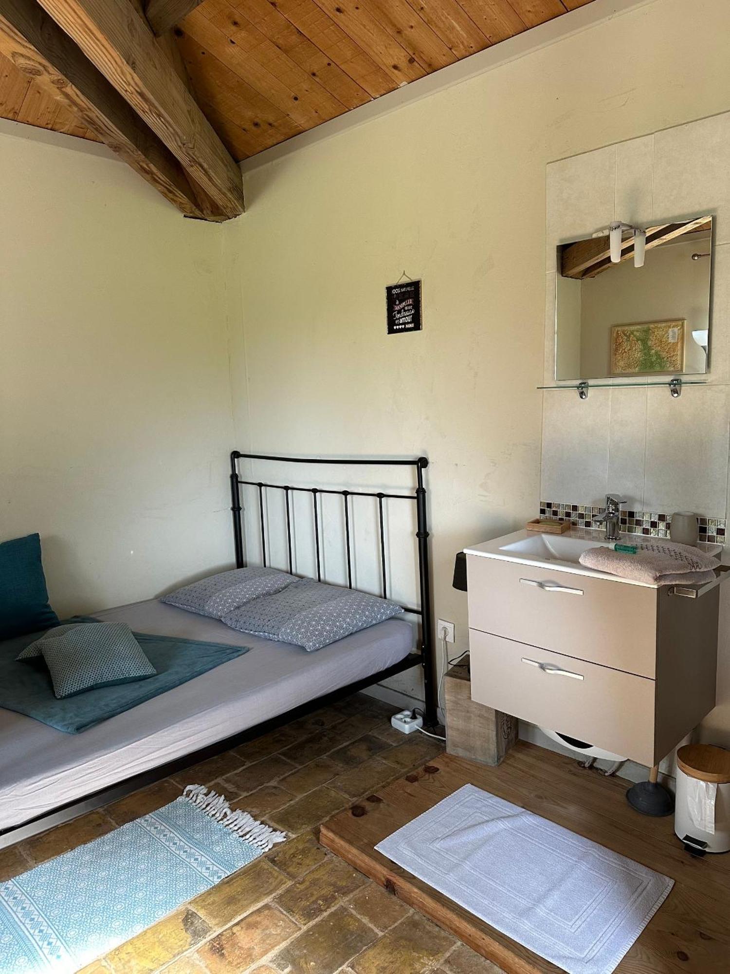 Maisonnette Independante Au Calme Dans Un Grand Jardin Châteauneuf-du-Rhône Buitenkant foto